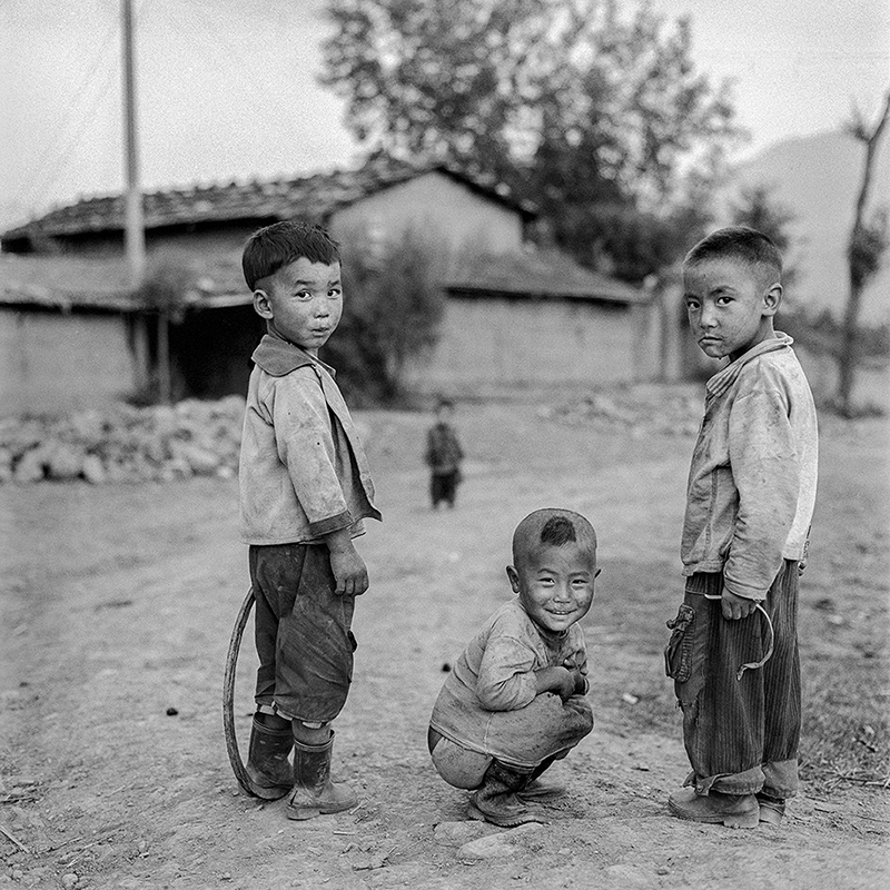 FAN LI, Left-Behind Children in Western China, 2016. Courtesy the artist and Sony World Photography Awards.