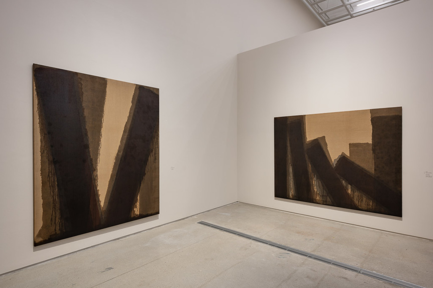 Installation view of YUN HYONG-KEUN‘s (left and right) Burnt Umber, both 1980, oil on linen, (left) 240 × 210 cm, (right) 182 × 228 cm, at Yun Hyong-Keun’s retrospective, National Museum of Modern and Contemporary Art, Seoul, 2018.