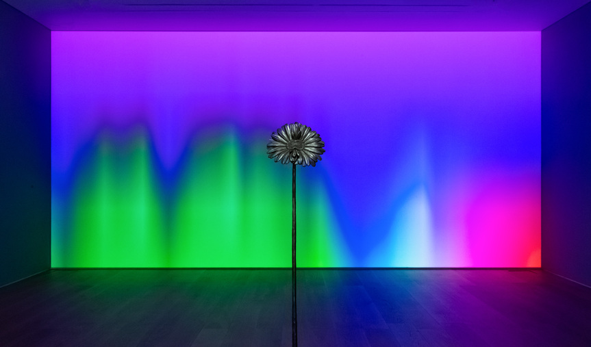 LAURENT GRASSO, Solar Wind, 2021, video animation, software translating solar activity in real time, based on data provided by four scientific laboratories, 604 × 294 cm. Photo by Ringo Cheung. Copyright the artist / ADAGP, Paris & SACK, Seoul. Courtesy Perrotin.